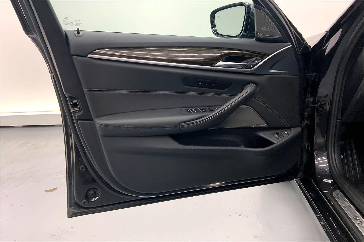 2021 BMW 530e 530e