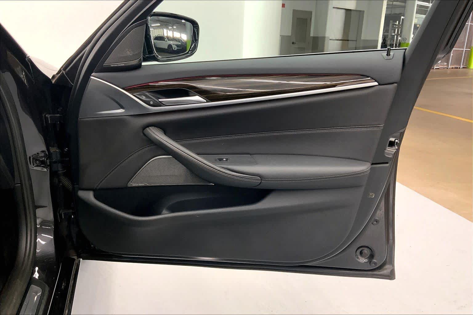 2021 BMW 530e 530e