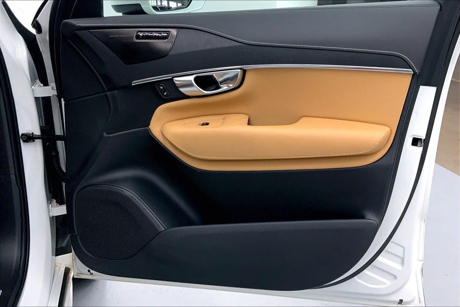 2022 Volvo XC90 Inscription