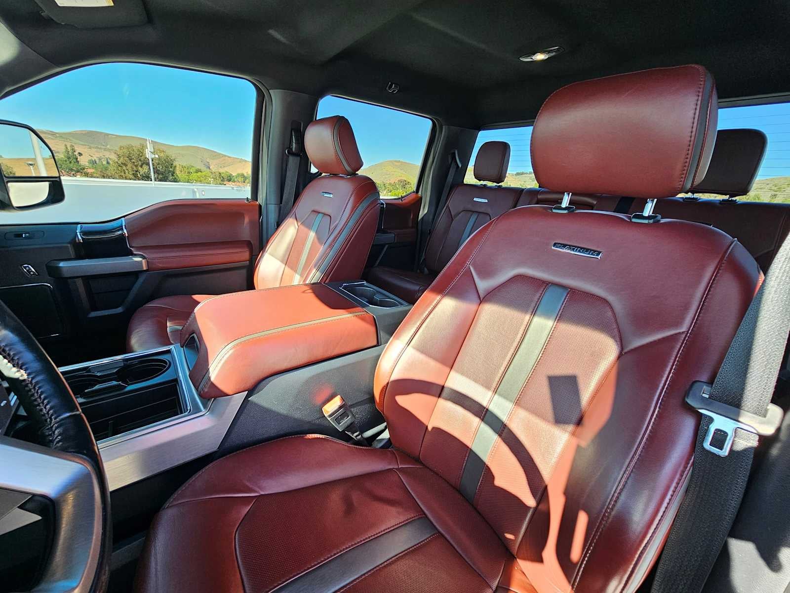 2022 Ford Super Duty F-350 SRW Pickup Platinum