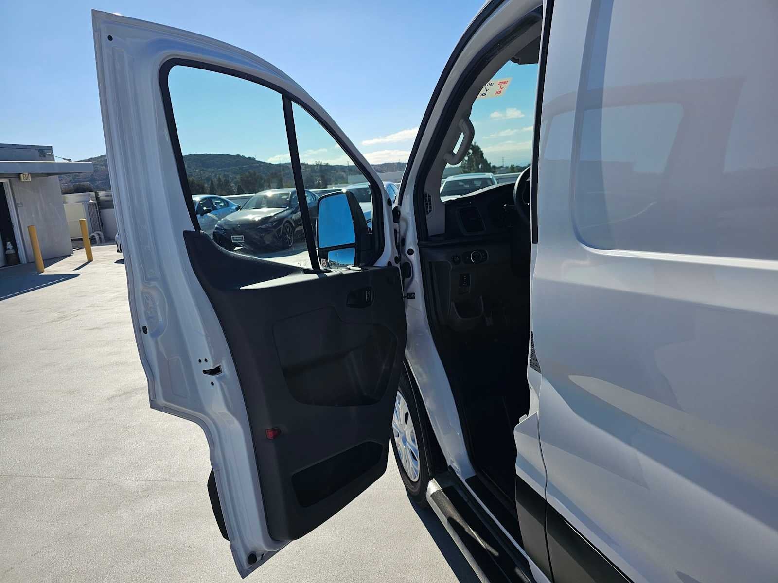 2025 Ford Transit Cargo Van T-250 130" Low Rf 9070 GVWR RWD