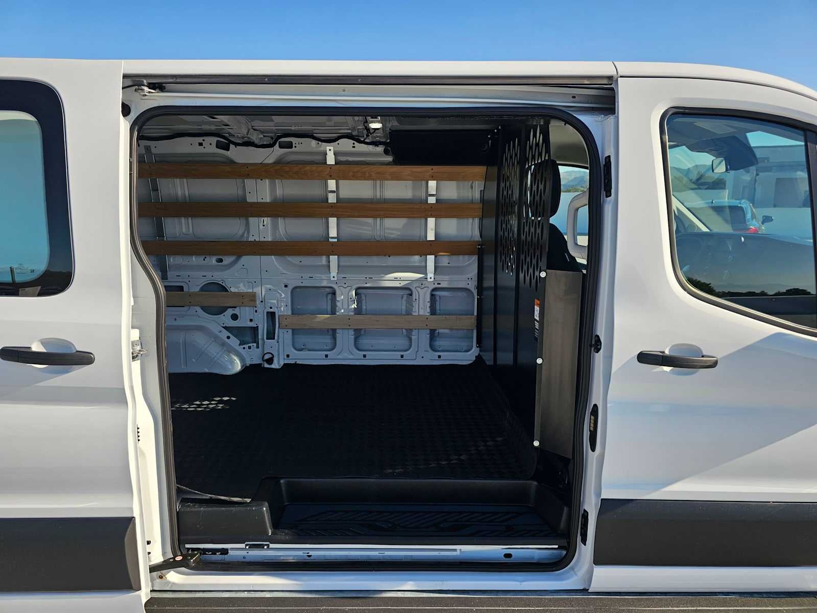 2025 Ford Transit Cargo Van T-250 130" Low Rf 9070 GVWR RWD