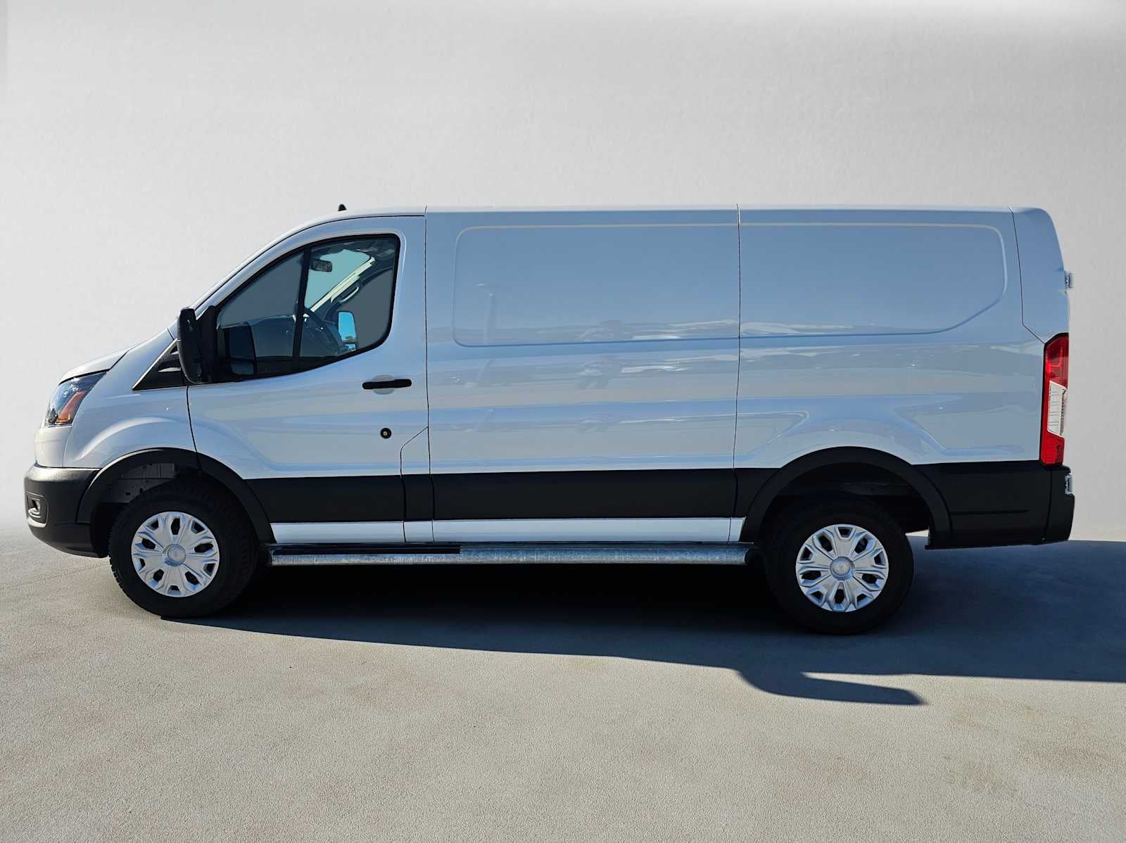 2025 Ford Transit Cargo Van T-250 130" Low Rf 9070 GVWR RWD