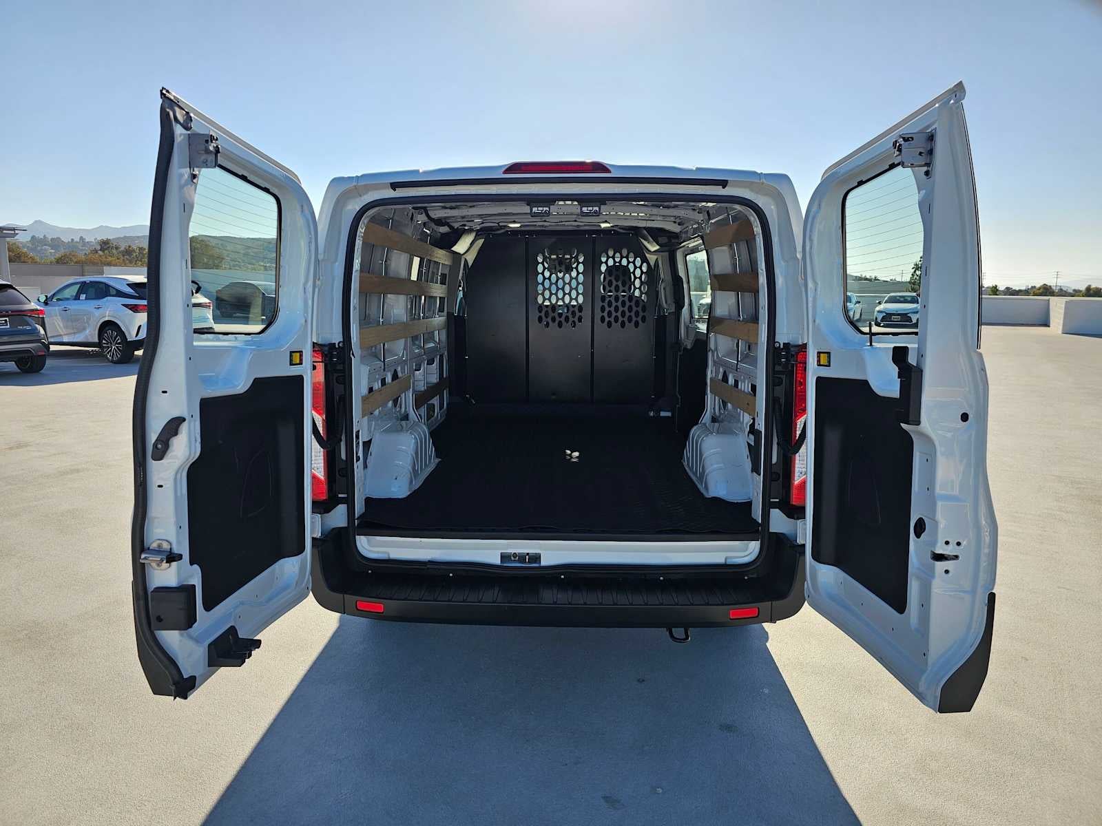 2025 Ford Transit Cargo Van T-250 130" Low Rf 9070 GVWR RWD