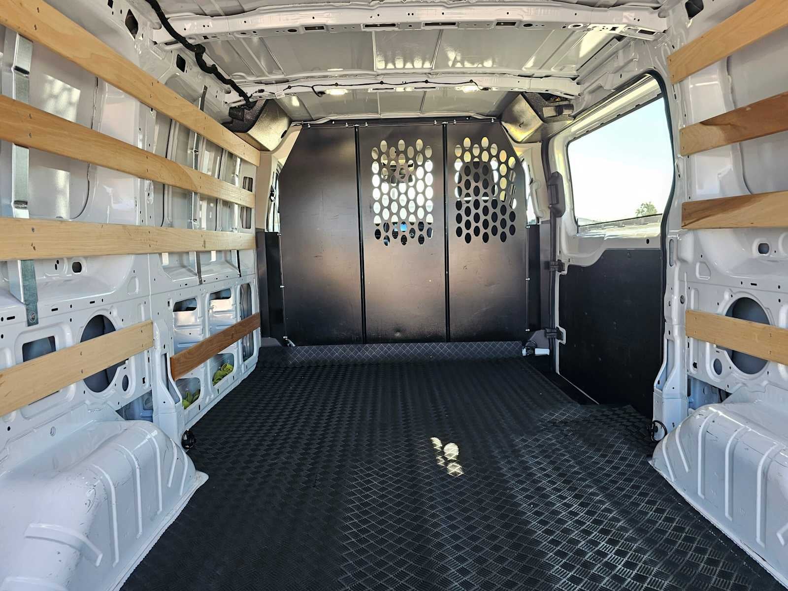 2025 Ford Transit Cargo Van T-250 130" Low Rf 9070 GVWR RWD