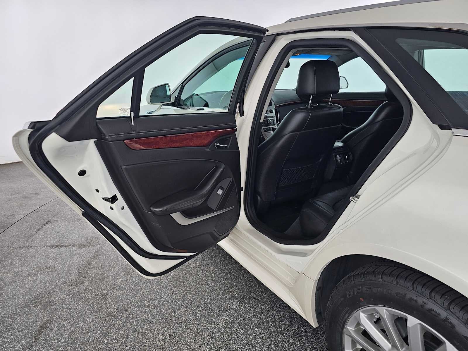 2010 Cadillac CTS Wagon Luxury