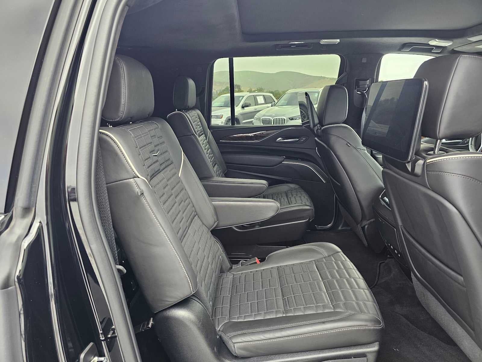 2024 Cadillac Escalade ESV 4WD Premium Luxury Platinum