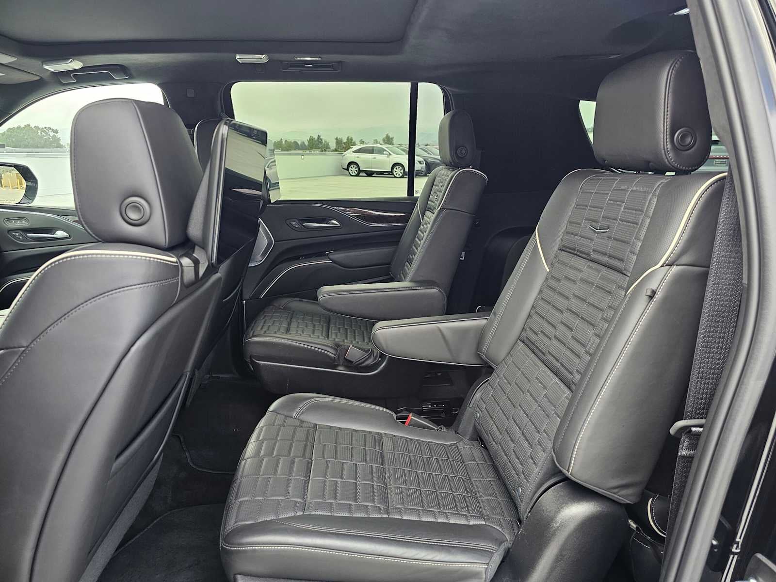 2024 Cadillac Escalade ESV 4WD Premium Luxury Platinum