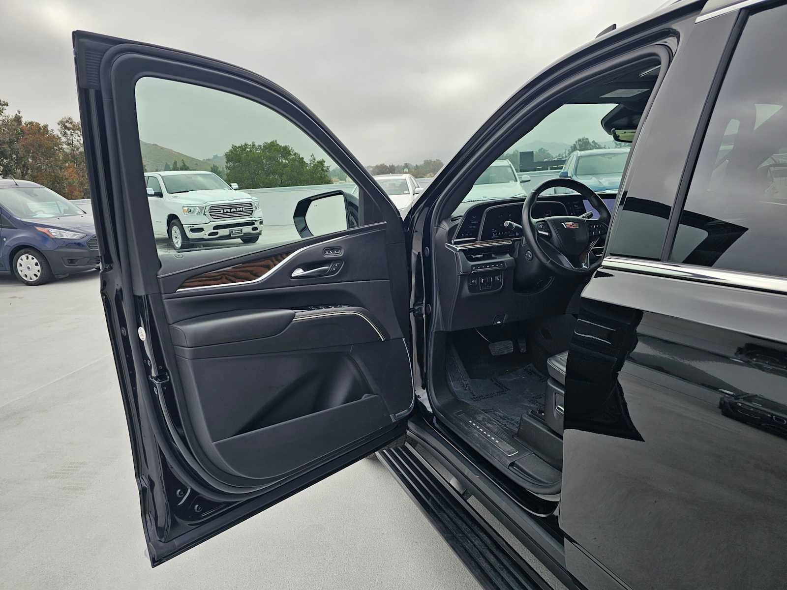 2024 Cadillac Escalade ESV 4WD Premium Luxury Platinum