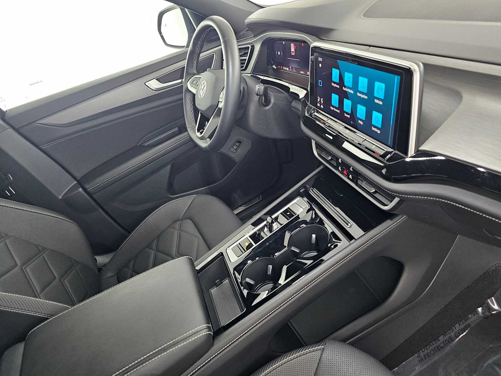 2025 Volkswagen Atlas Cross Sport 2.0T SE w/Technology