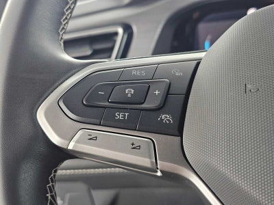 2025 Volkswagen Atlas Cross Sport 2.0T SE w/Technology