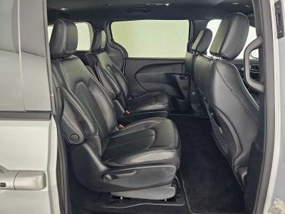 2022 Chrysler Pacifica Hybrid Touring L