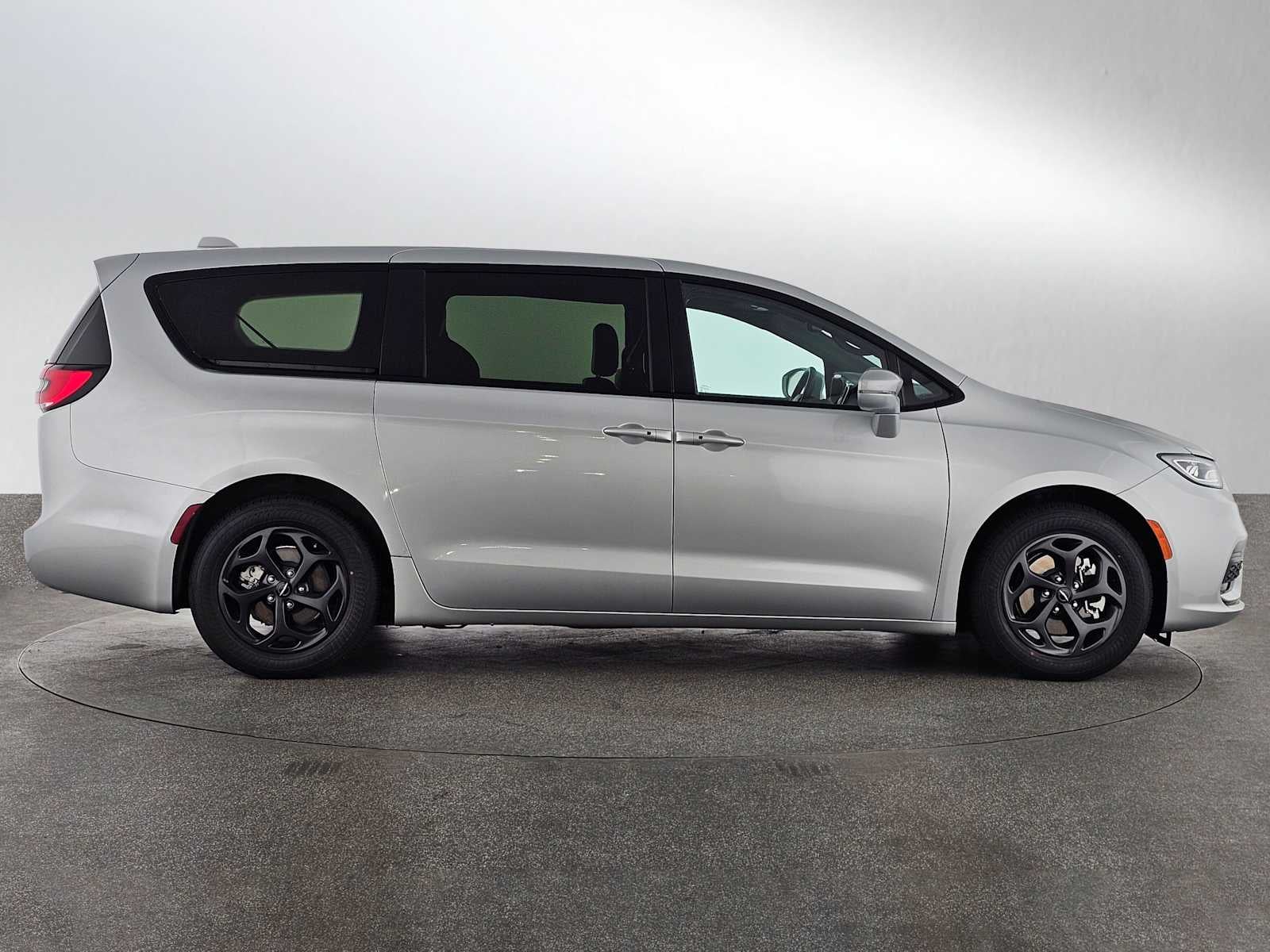 2022 Chrysler Pacifica Hybrid Touring L