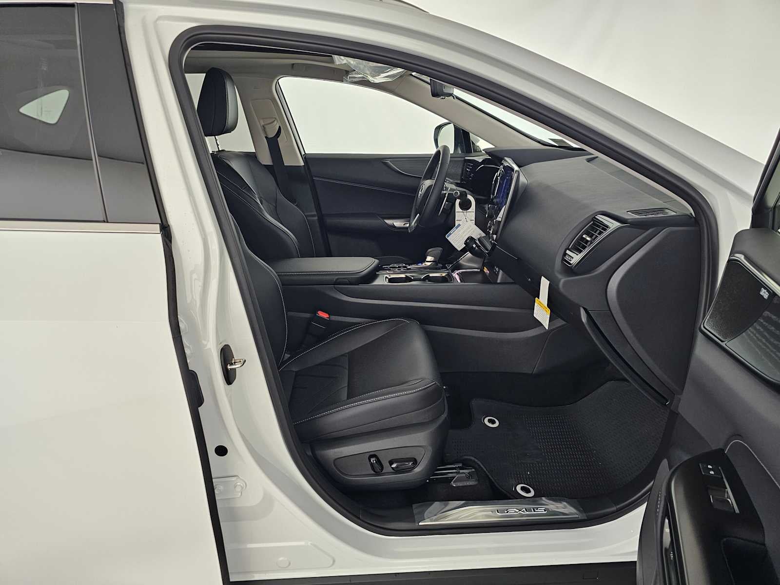 2026 Lexus NX 450h+ Luxury