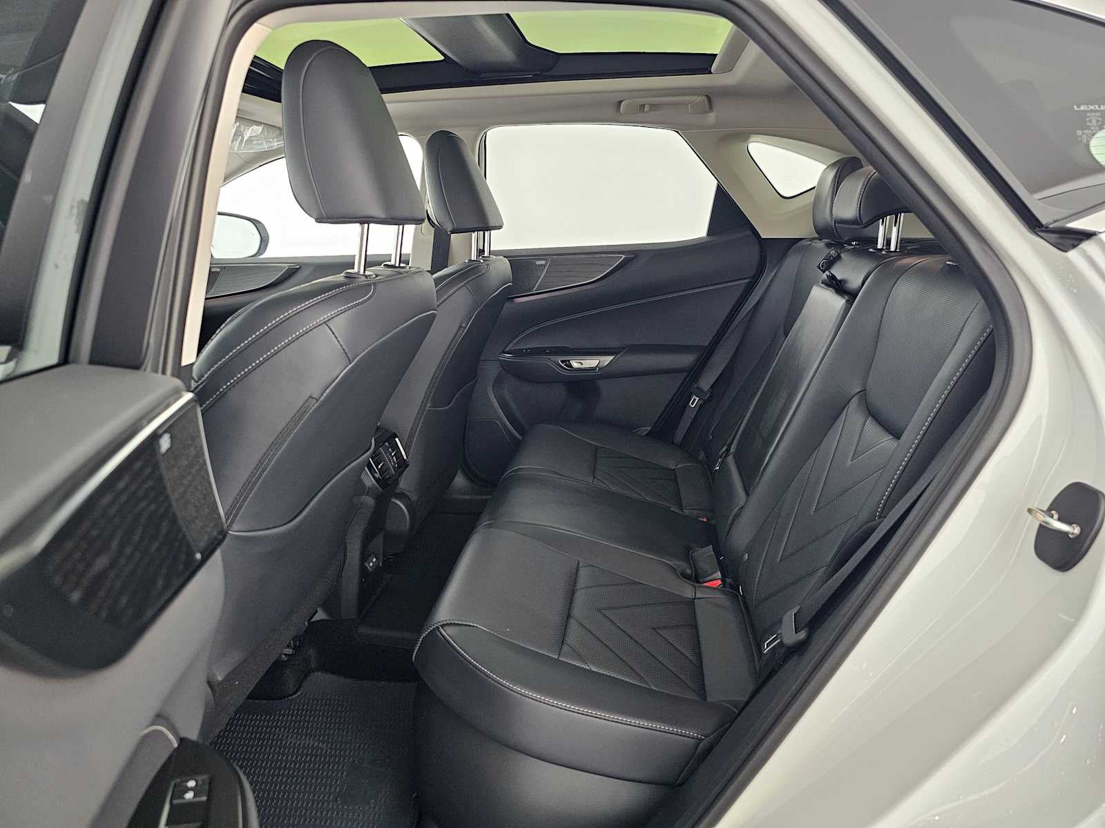 2026 Lexus NX 450h+ Luxury