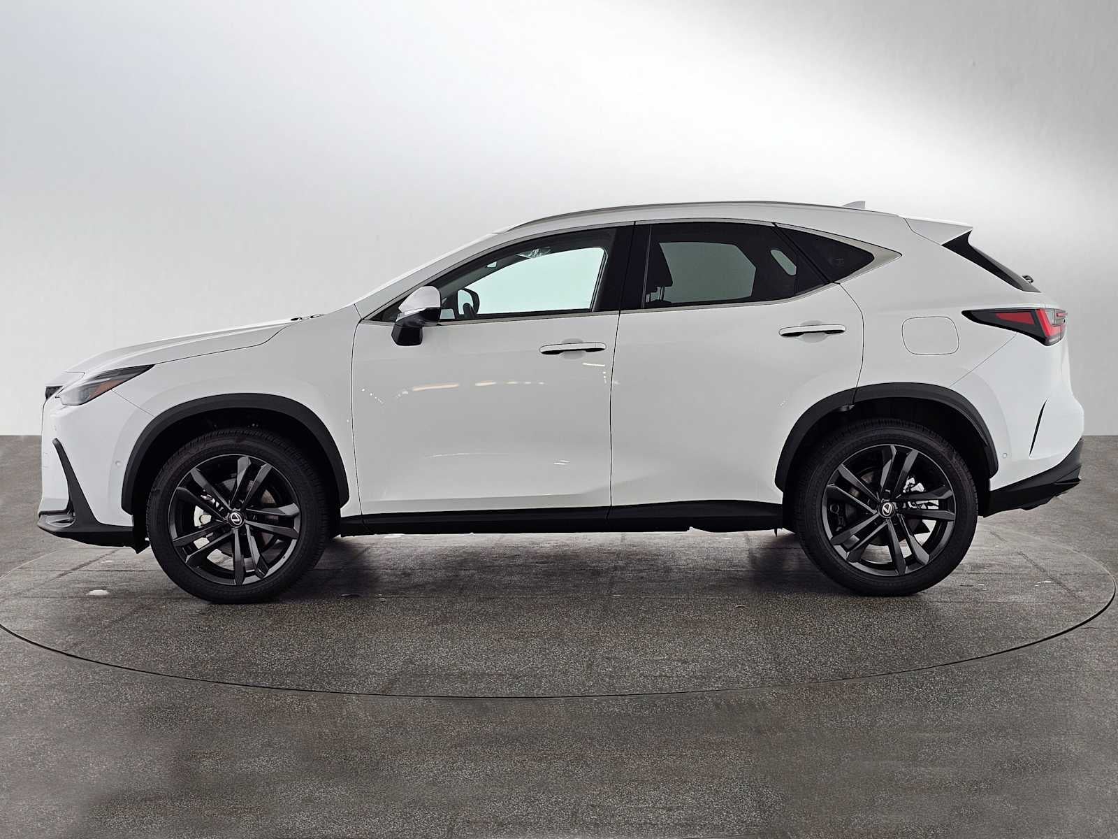 2026 Lexus NX 450h+ Luxury