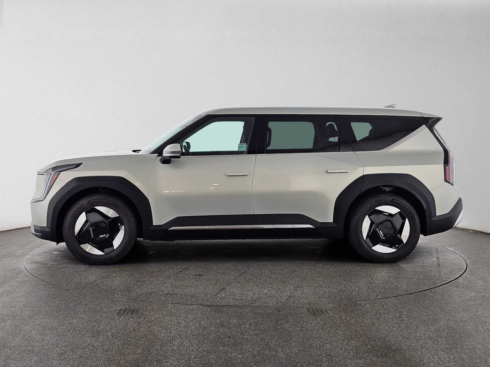 2024 Kia EV9 Light Short Range
