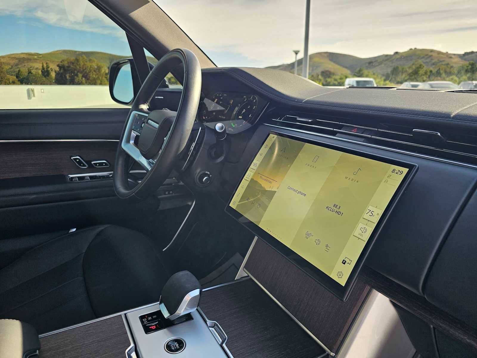 2025 Land Rover Range Rover SE