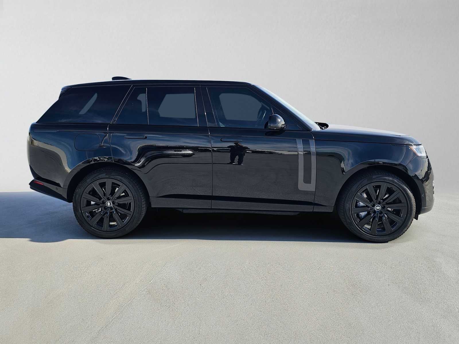 2025 Land Rover Range Rover SE
