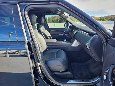2025 Land Rover Range Rover SE