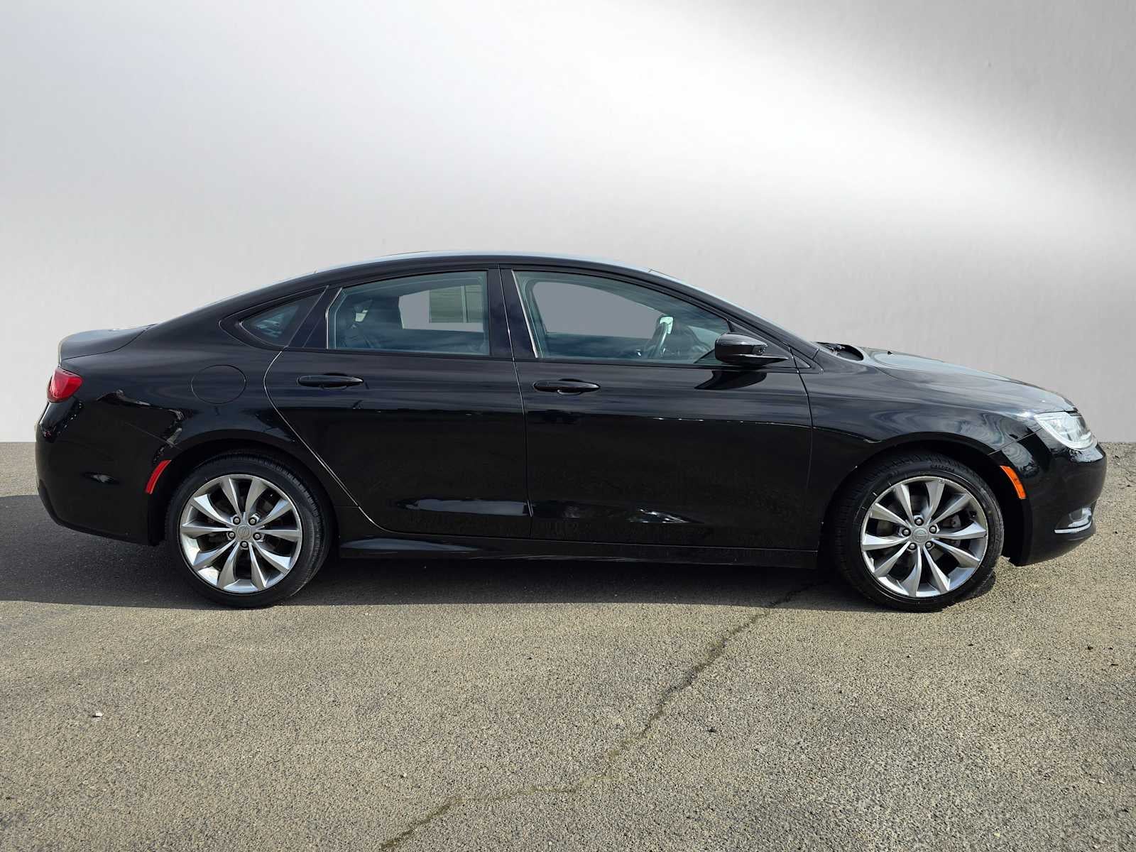 2016 Chrysler 200 S