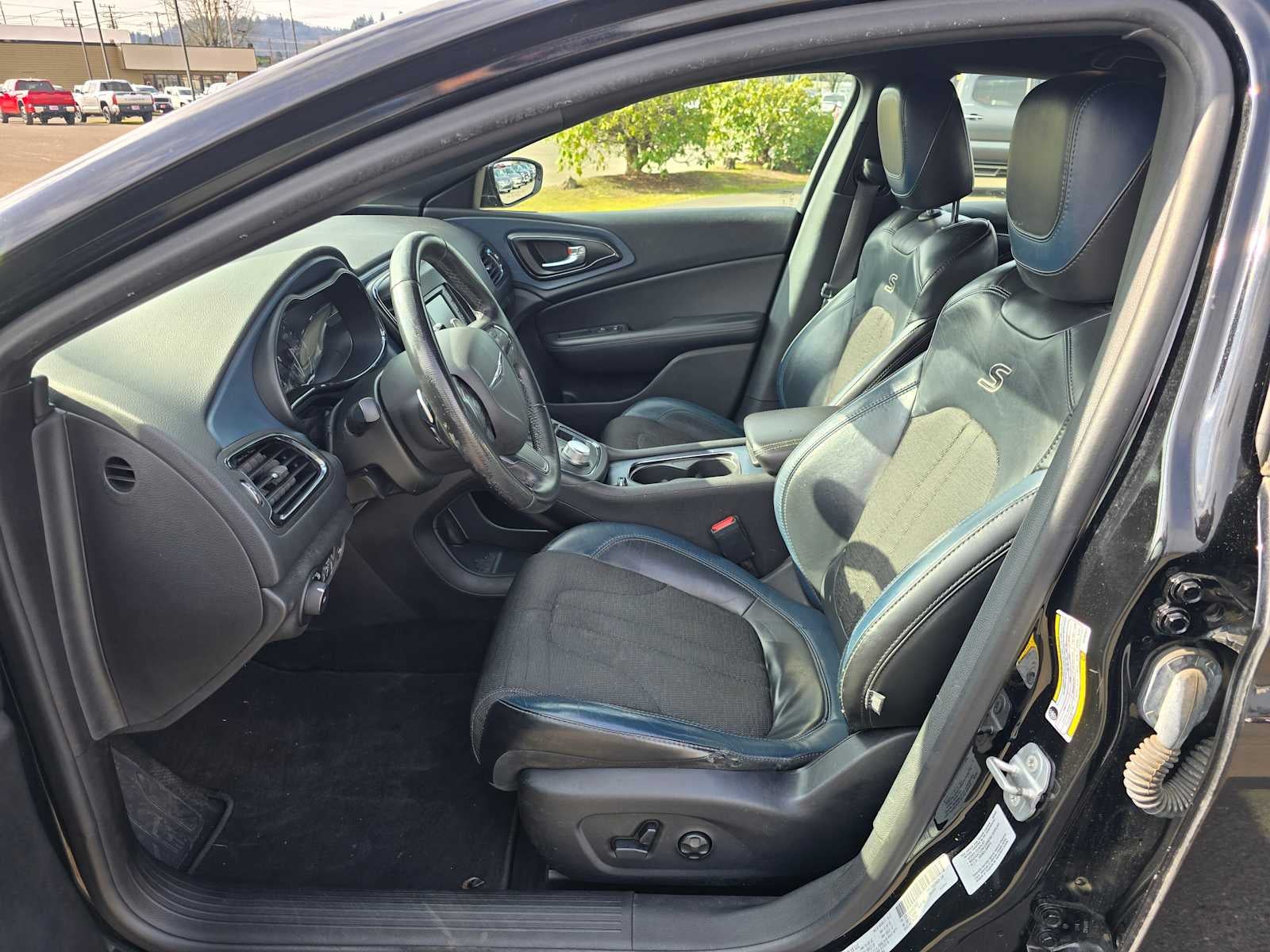 2016 Chrysler 200 S