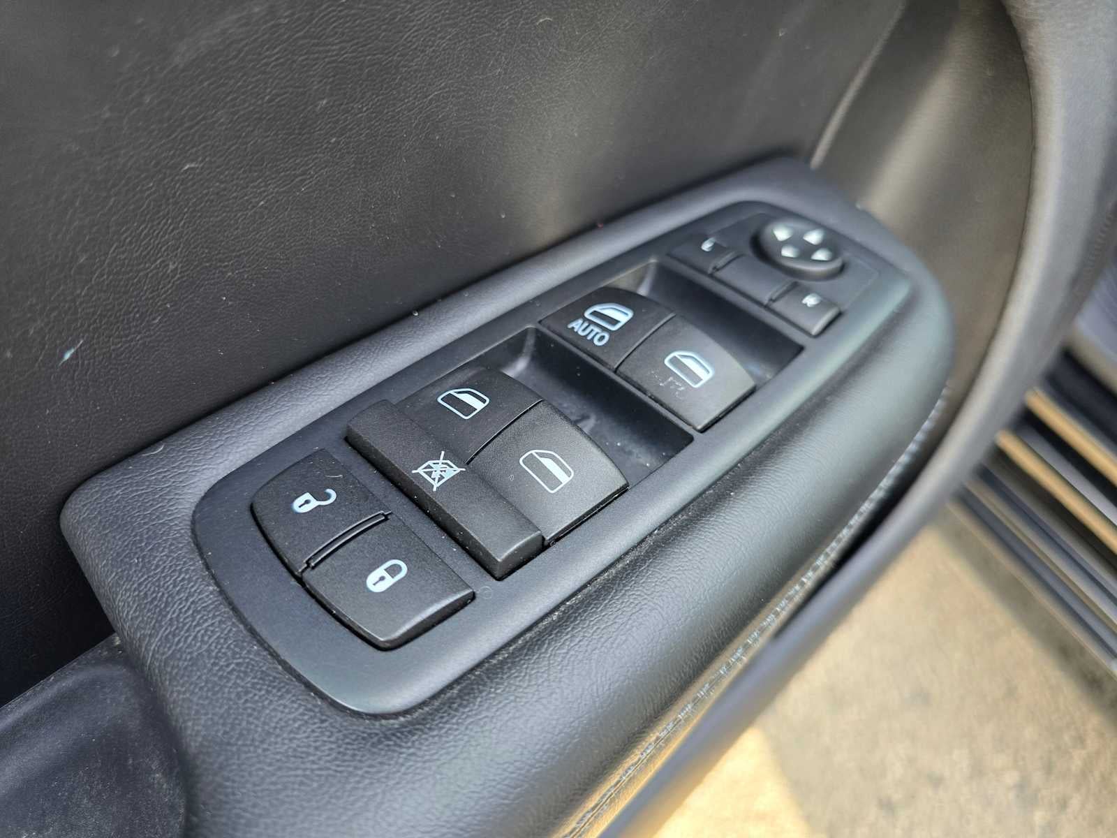 2016 Chrysler 200 S