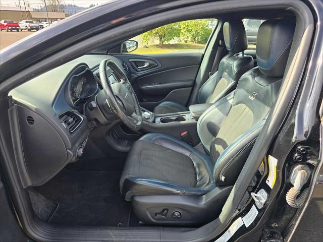 2016 Chrysler 200 S