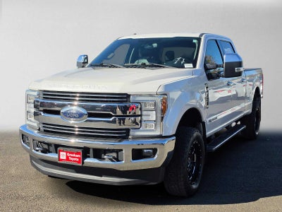 2017 Ford Super Duty F-350 SRW Pickup Lariat