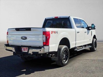 2017 Ford Super Duty F-350 SRW Pickup Lariat