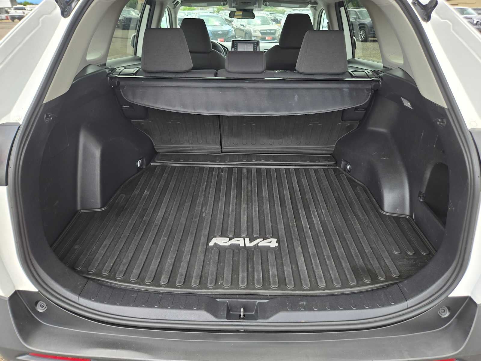 2020 Toyota RAV4 XLE