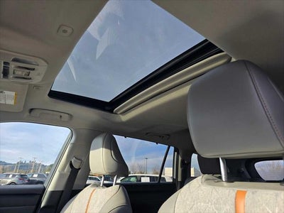 2023 Toyota Highlander Hybrid Bronze Edition