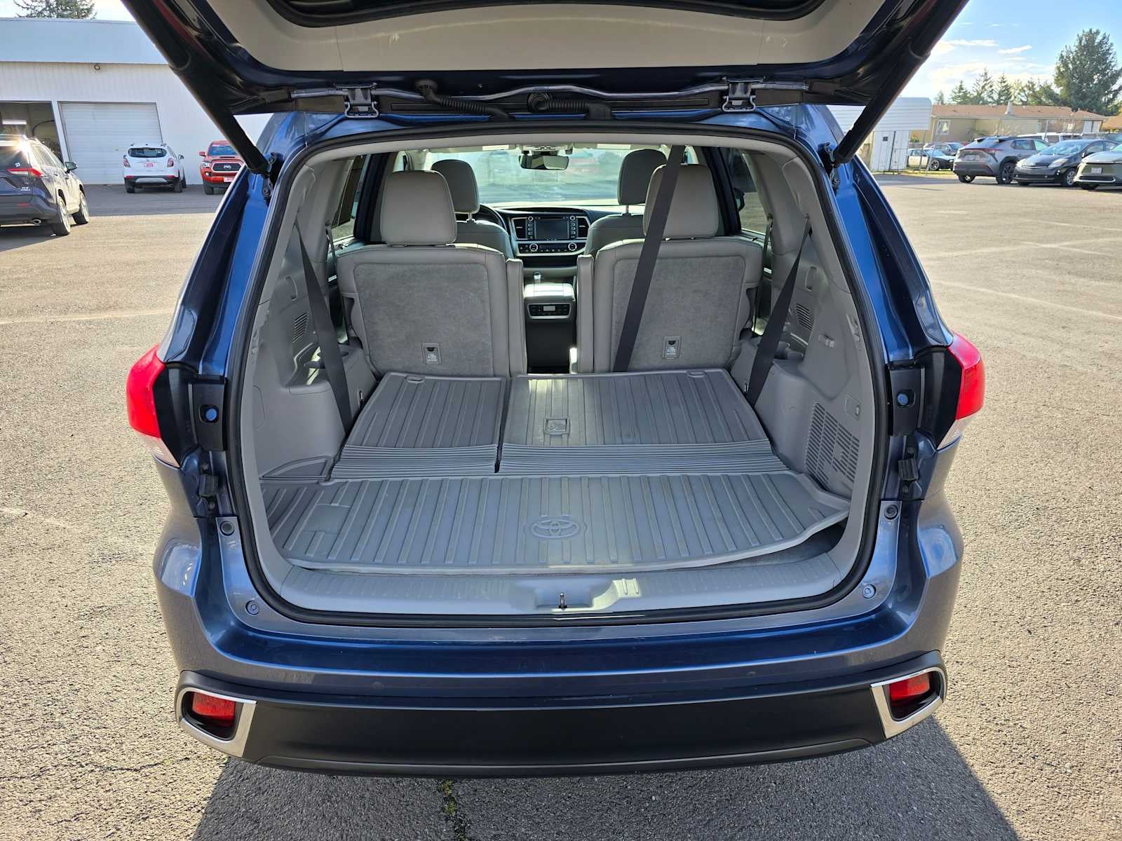 2019 Toyota Highlander Hybrid Limited Platinum