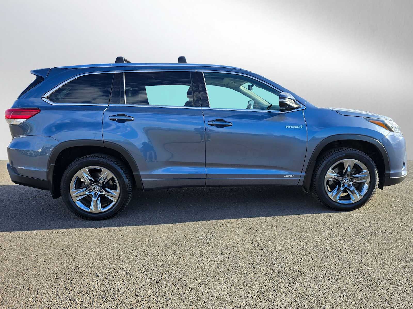 2019 Toyota Highlander Hybrid Limited Platinum