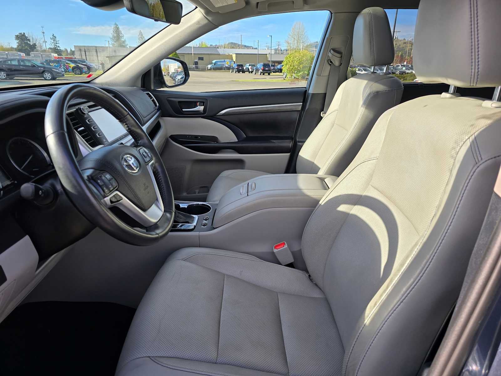 2019 Toyota Highlander Hybrid Limited Platinum