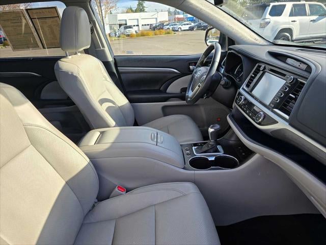 2019 Toyota Highlander Hybrid Limited Platinum