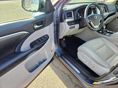 2019 Toyota Highlander Hybrid Limited Platinum