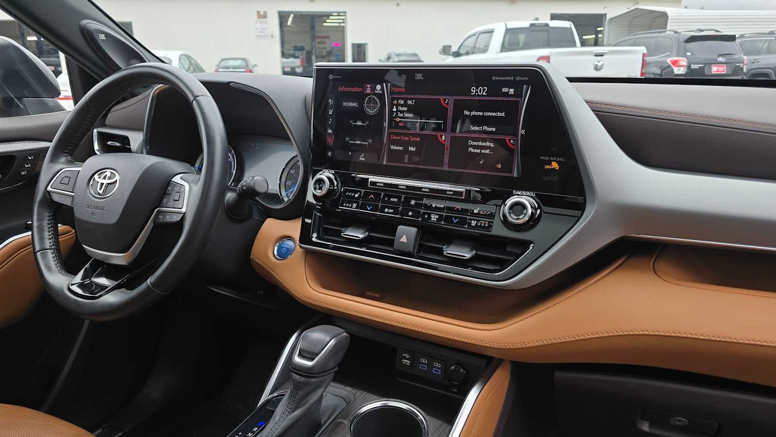 2022 Toyota Highlander Hybrid Platinum