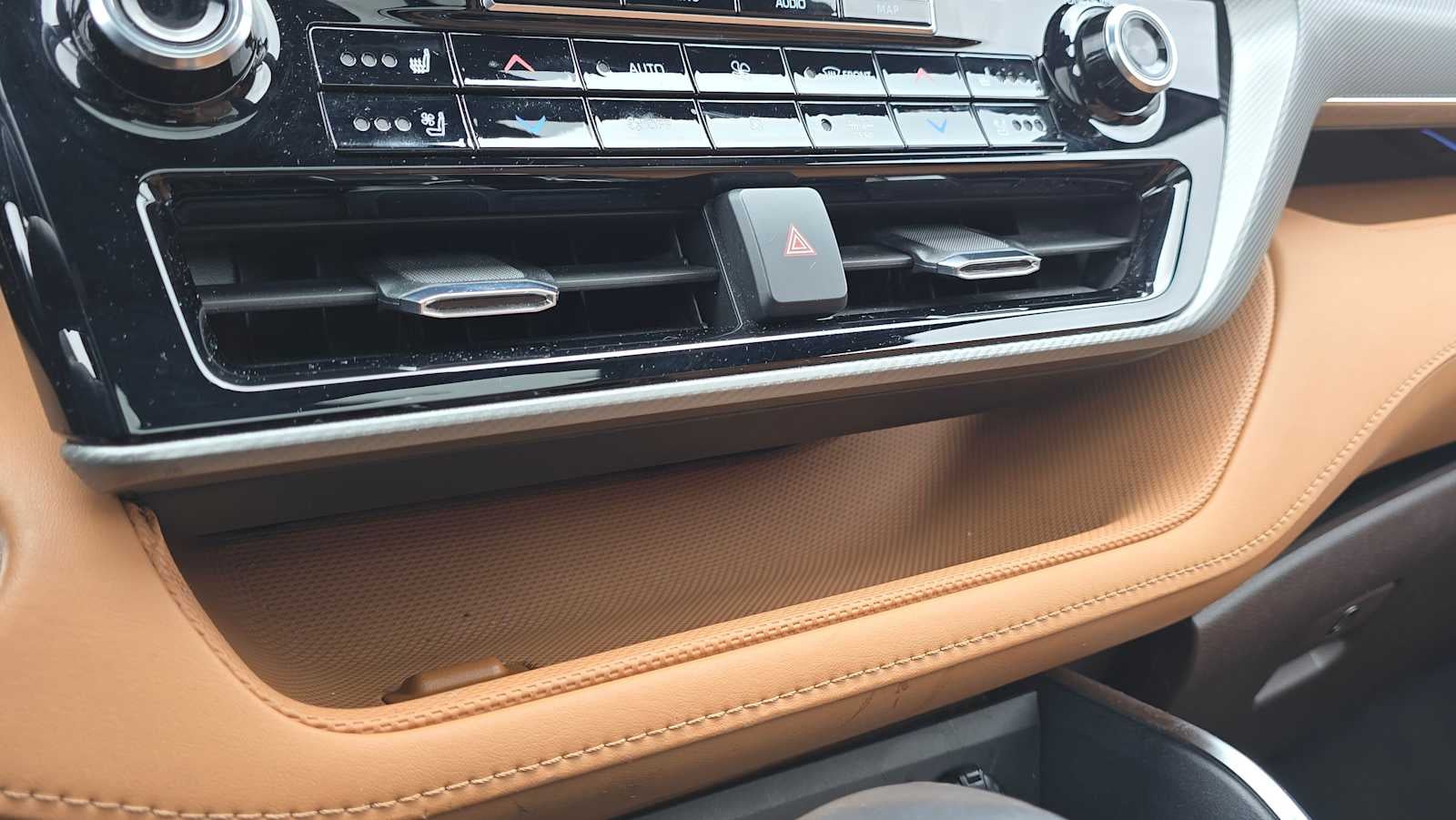 2022 Toyota Highlander Hybrid Platinum