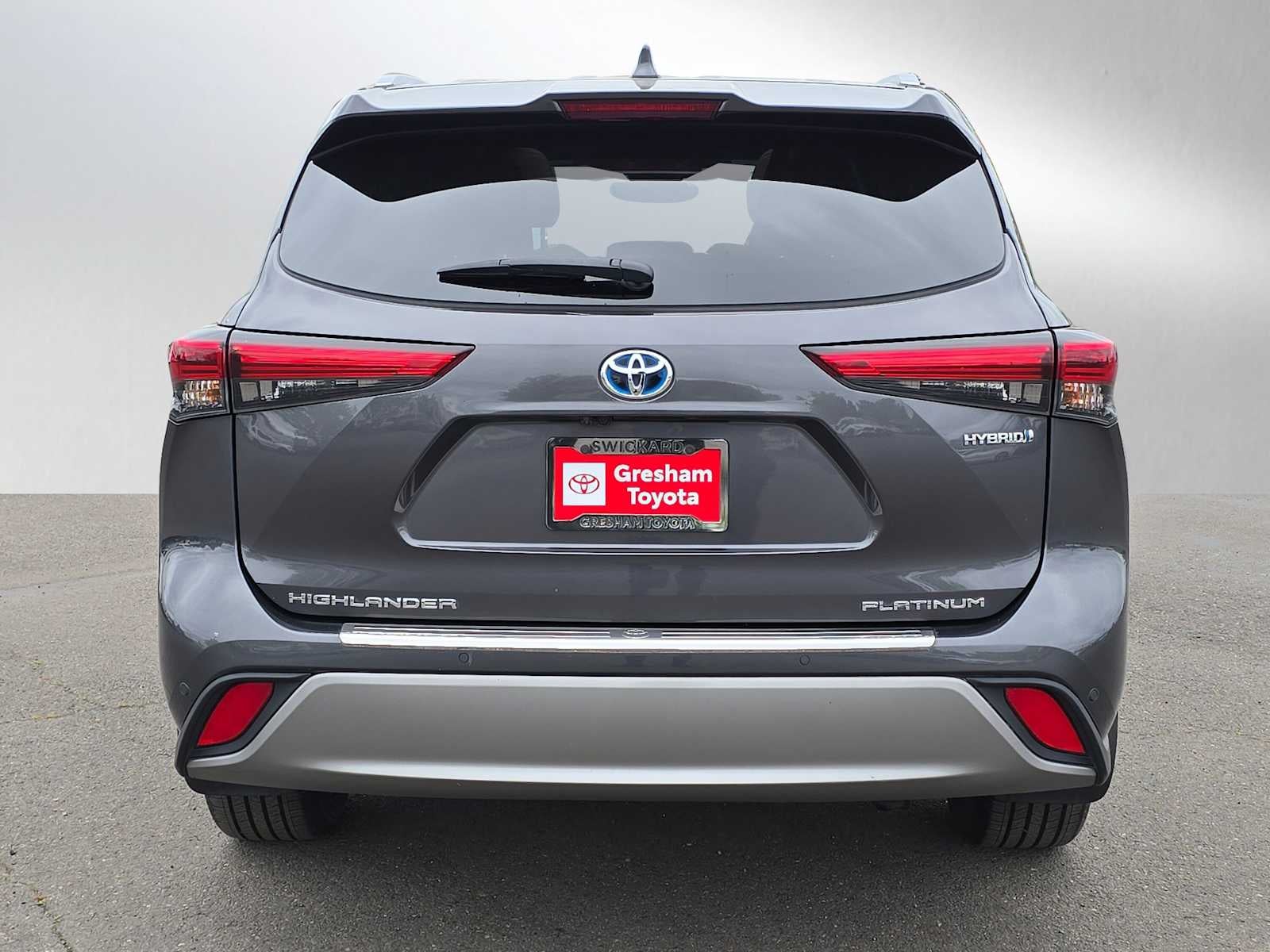 2022 Toyota Highlander Hybrid Platinum