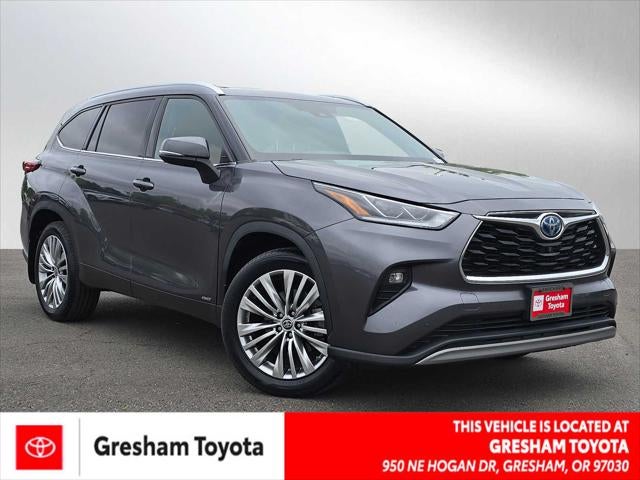 2022 Toyota Highlander Hybrid Platinum