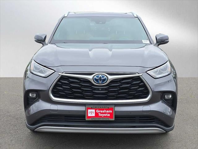 2022 Toyota Highlander Hybrid Platinum