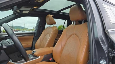 2022 Toyota Highlander Hybrid Platinum