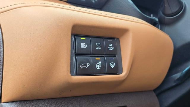 2022 Toyota Highlander Hybrid Platinum