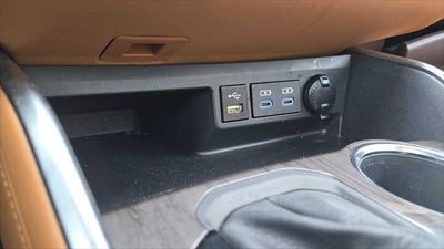 2022 Toyota Highlander Hybrid Platinum