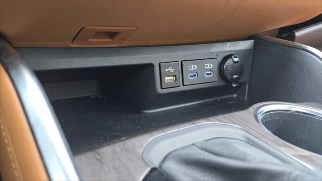2022 Toyota Highlander Hybrid Platinum