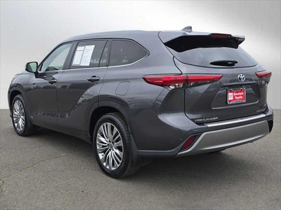 2022 Toyota Highlander Hybrid Platinum