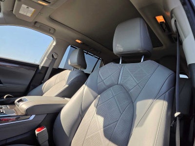 2023 Toyota Highlander Hybrid Platinum