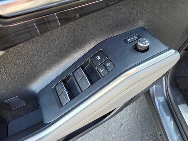 2023 Toyota Highlander Hybrid Platinum