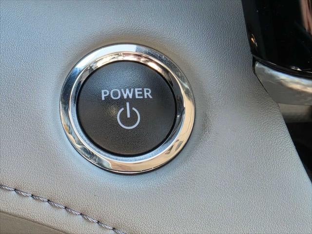 2023 Toyota Highlander Hybrid Platinum